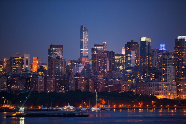 Courtyard by Marriott Edgewater NYC Area