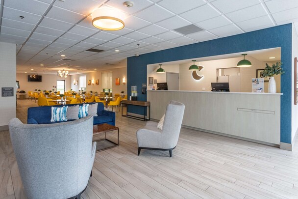 Comfort Inn & Suites Buffalo Airport