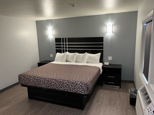 112 Motel