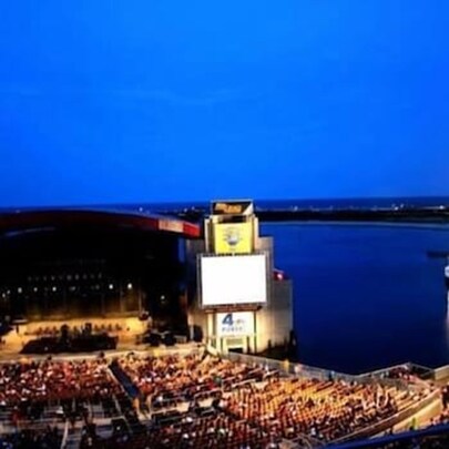 Jones Beach Hotel
