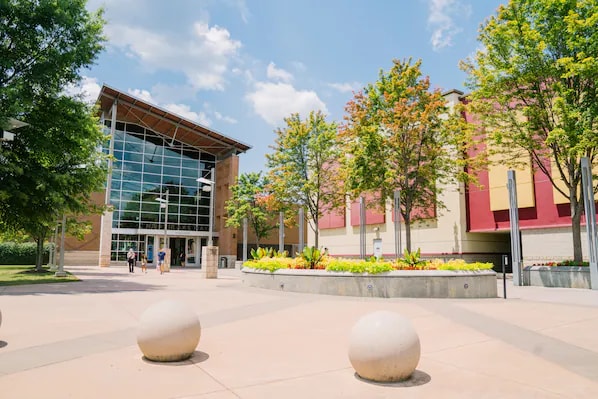 Northlake Mall
