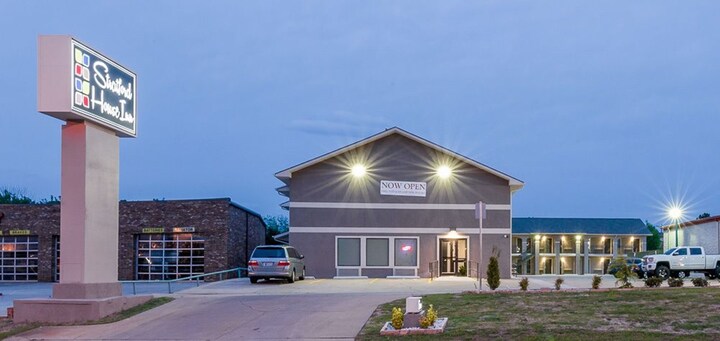 Stratford House Inns - Edmond