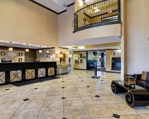 Comfort Suites